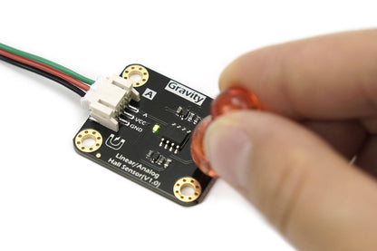 Gravity: Linear / Analog Hall Effect Sensor with ±1200 GS Magnetic Field Range